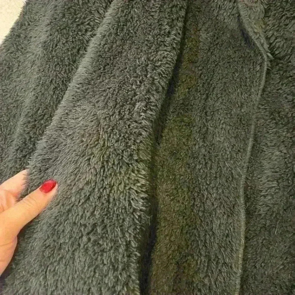 Forever 21 fluffy black robe jacket - Picture 3 of 5